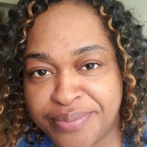 Meet your Posher, Cynthia